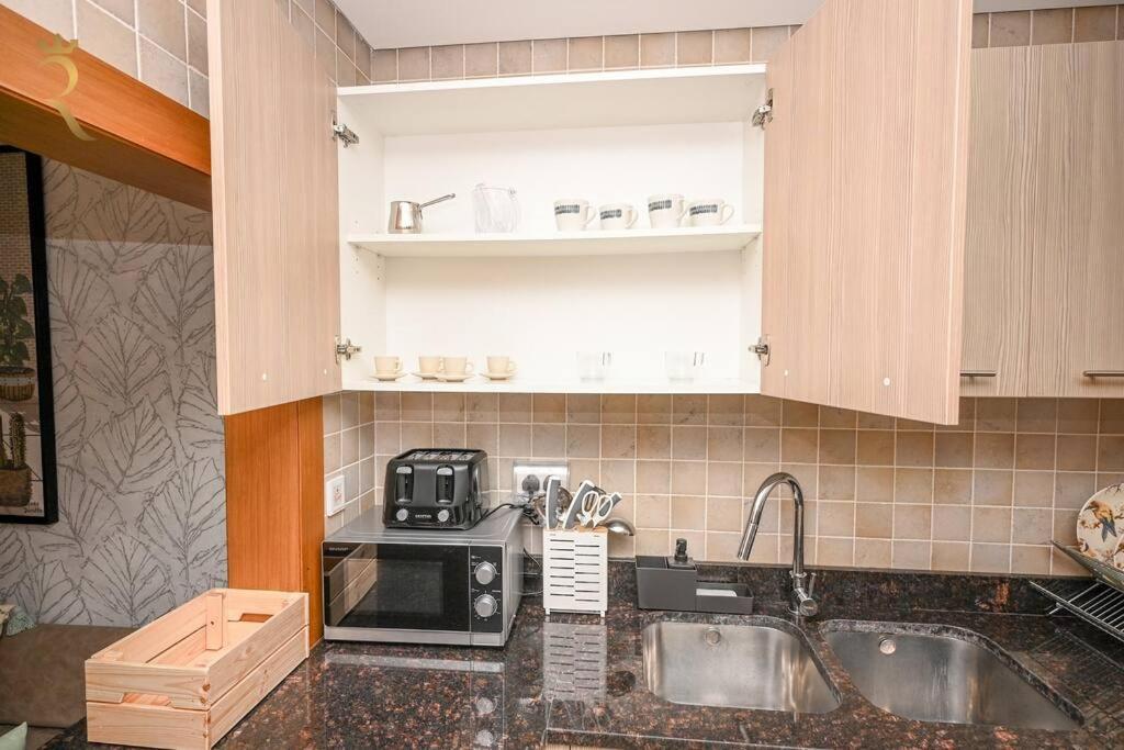 Yas Natura Bliss 1Br Apartment Abu Dhabi Bagian luar foto